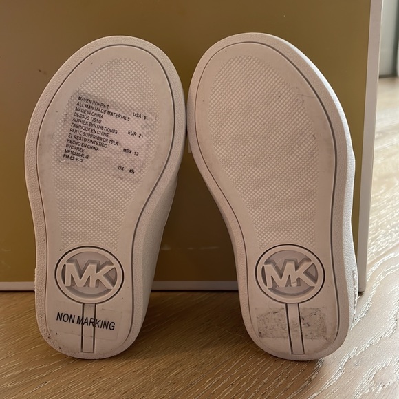 Michael Kor’s brand new baby girl size 5 - Picture 2 of 2